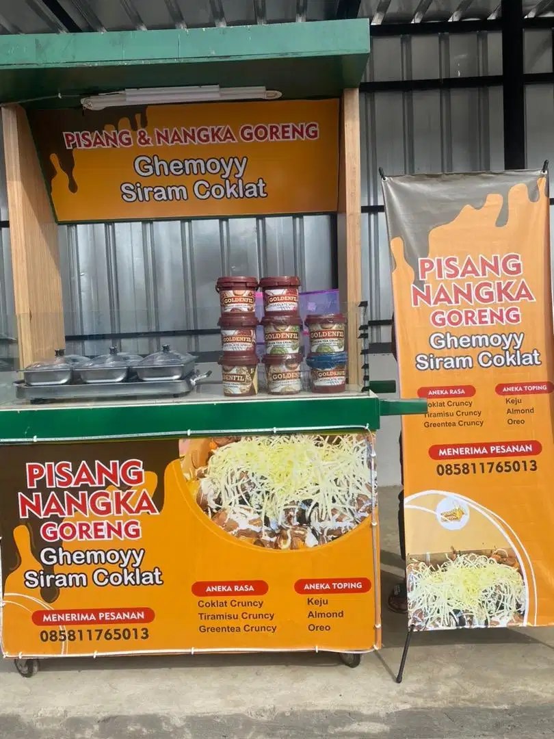 Di butuhkn kryawan/kryawati tuk jga standh pisang & nangka goreng..