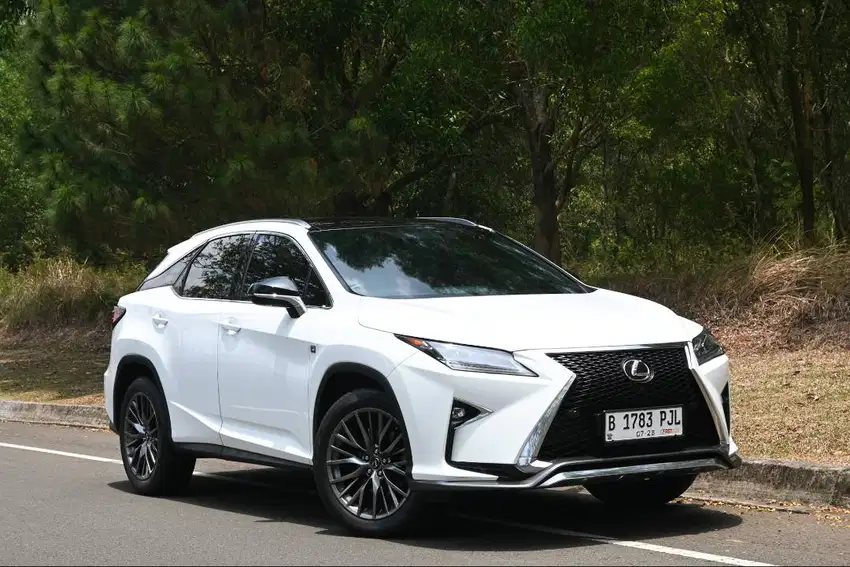 (TDP2jtan) Lexus RX200T Fsport 2017 White on Red