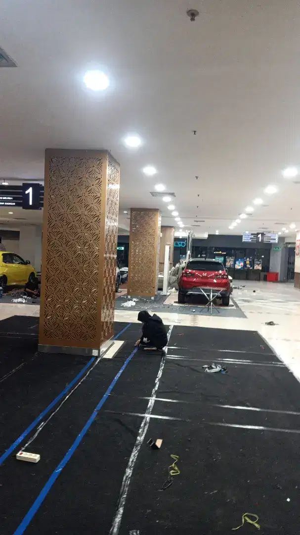 Karpet pameran warna hitam