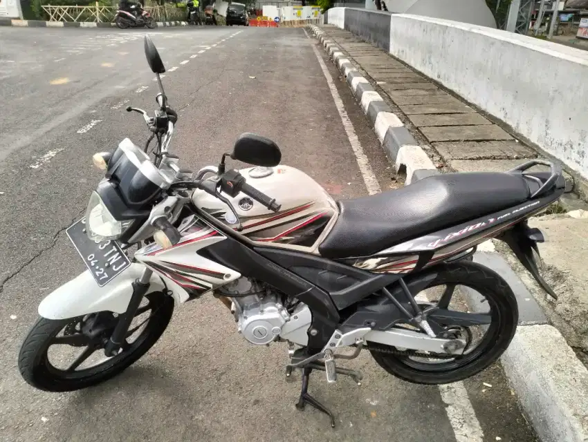 YAMAHA VIXION OLD 2012 MOTOR BISA TUKER-TAMBAH MATIC PAK