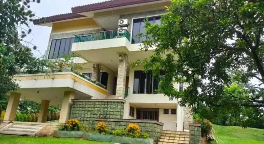 Di jual rumah mewah&kebun buah turun harga Lokasi dkt tol Yasmin Bogor