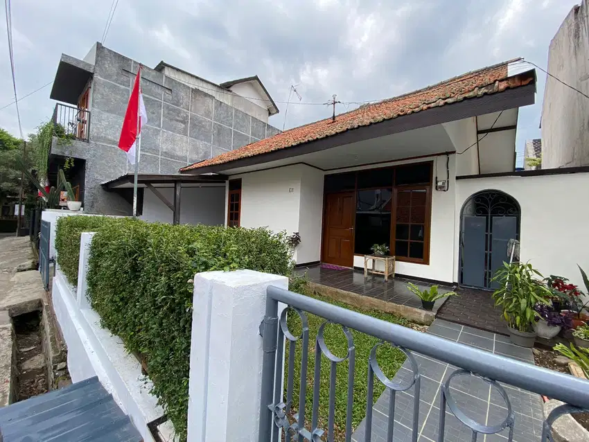 Dijual Rumah Sudah Renovasi di Jl. Budi - Gunung Batu, Bandung