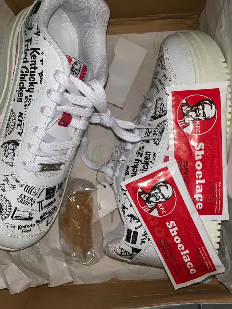 Sepatu Aerostreet x KFC Indonesia