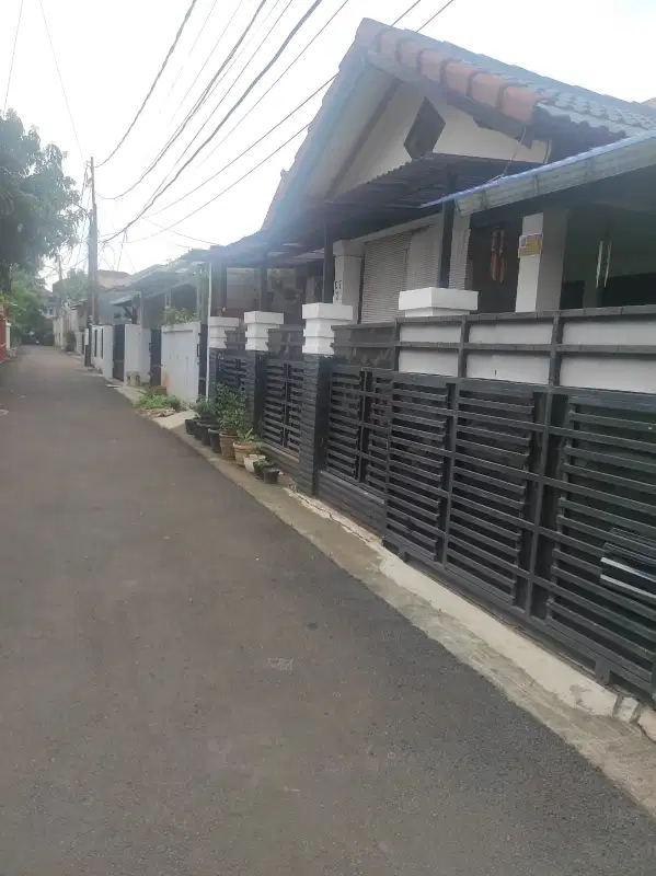 Dijual rumah lingkungan Aman Pondok kelapa Jakarta timur