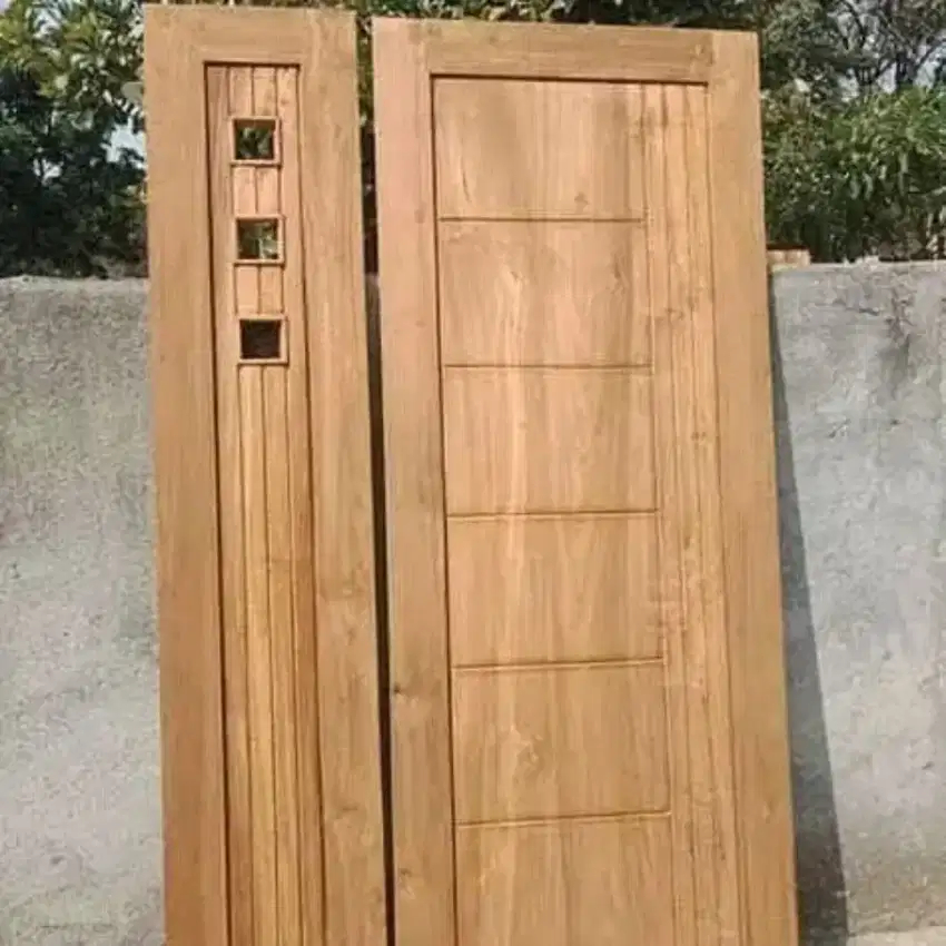 Pintu kayu jati