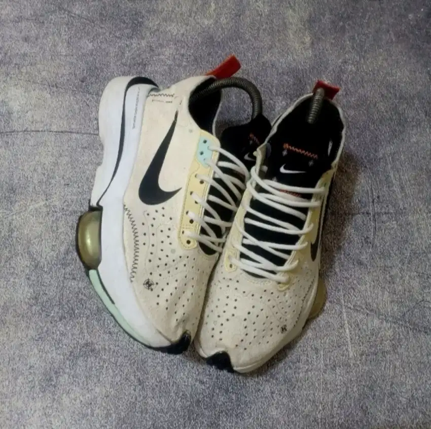 Sepatu second NIKE REACT INFINITY Sneakers size 39 masih bagus Murah