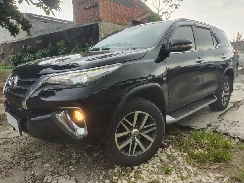 [OLXmobbi] Toyota Fortuner 2.7 4x2 SRZ Bensin-AT 2016 Hitam