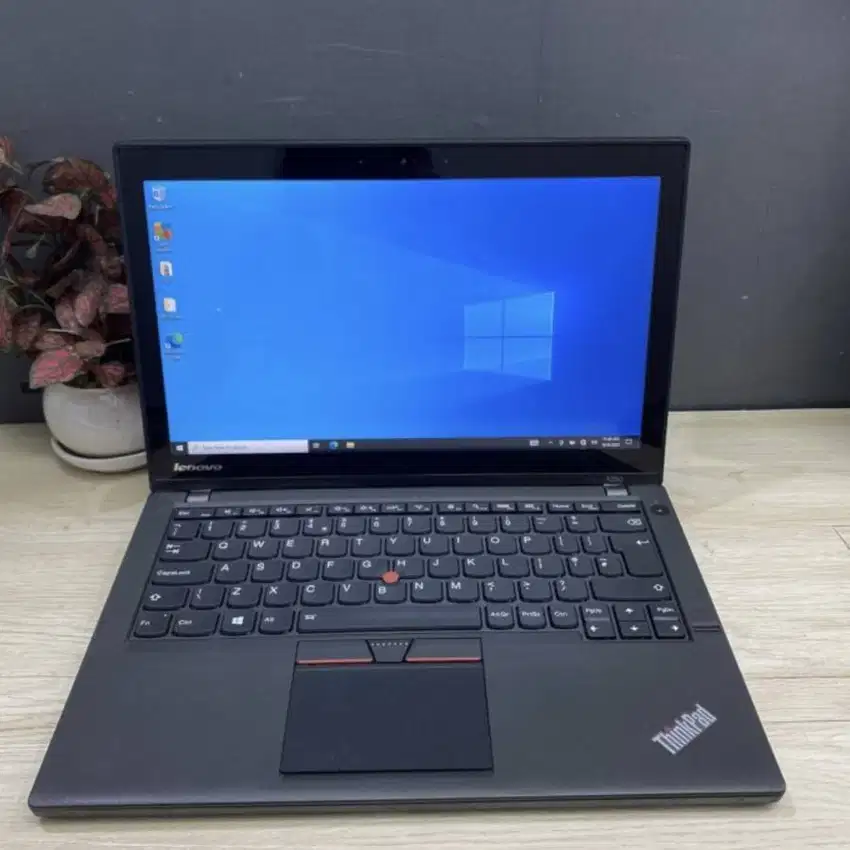 Laptop Lenovo Thinkpad X250 CORE i5 G5 NT, RAM 8 SSD 256 D-ETM