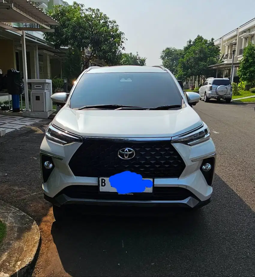 Toyota Veloz Q TSS putih 2023