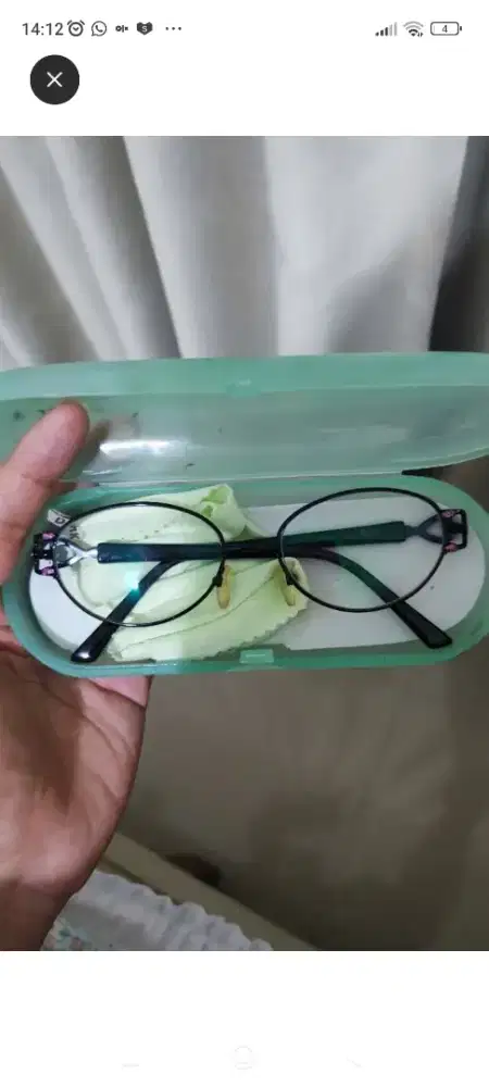 Kacamata minus optik wanita hello kitty like new