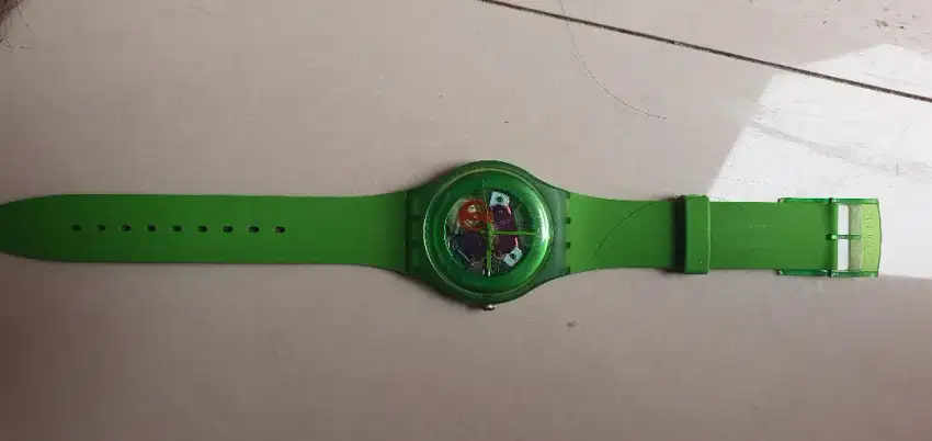 Jam swatch hijau