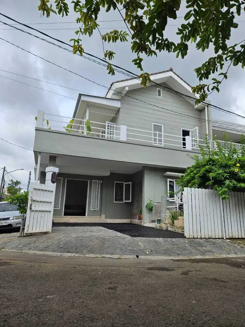 Dijual Rumah 2 Lantai Hook Asri di Sektor 1.6 Griya Loka, Bsd