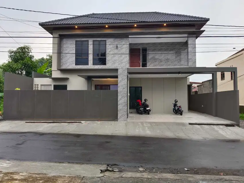 Rumah baru mewah modern 2 lantai dekat Jogjabay & stadion Maguwoharjo