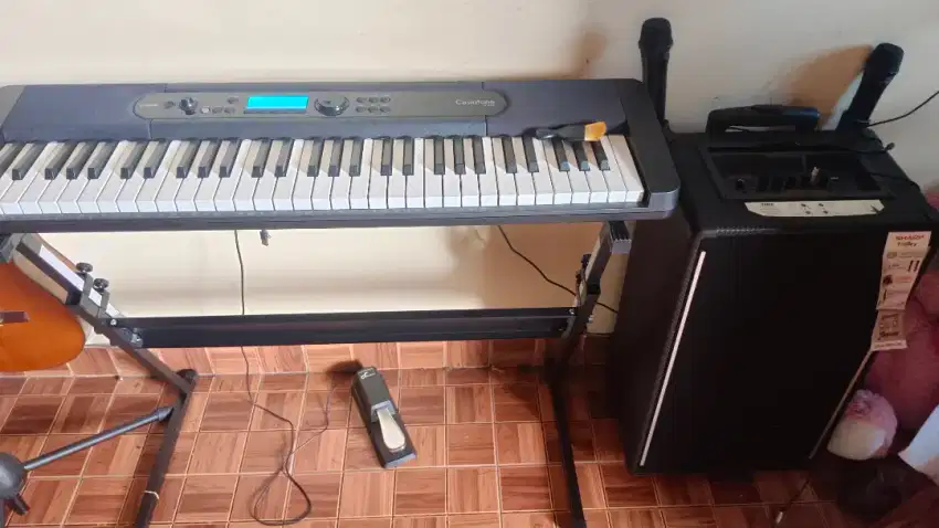 Keyboard casiotone cts400 plus speaker sharp troley 12in