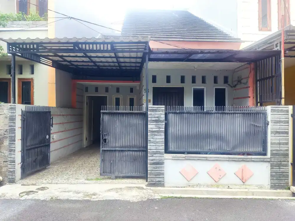 Disewakan Rumah Strategis di Lubang Buaya Jakarta Timur