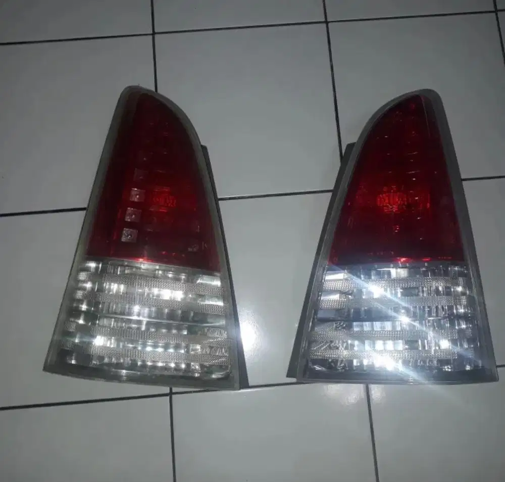 stoplamp lampu belakang innova lama oringinal
