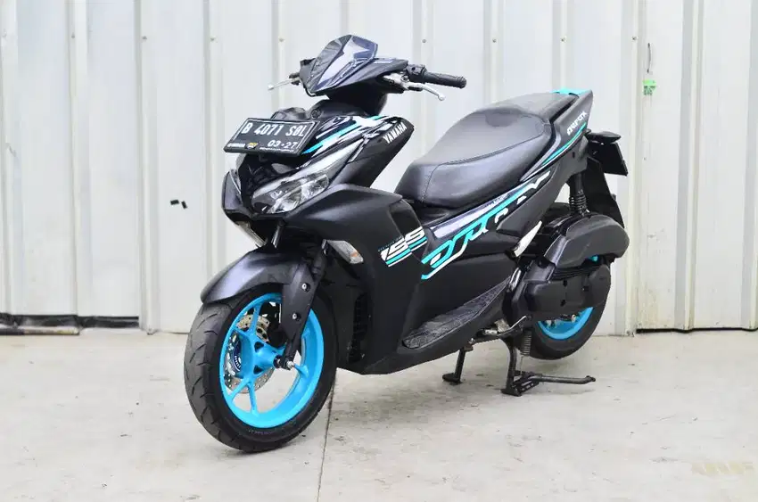 AEROX 2022 CONNCECTED BLACK CYAN