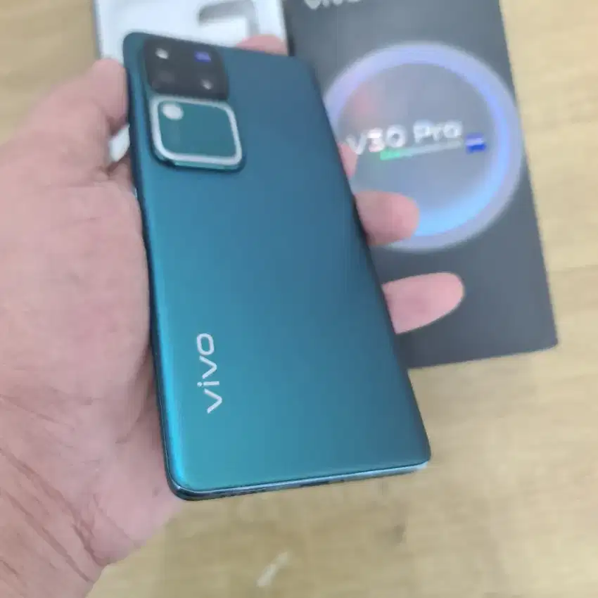 Vivo v30 pro ram 12 /512 gb mulus 99%