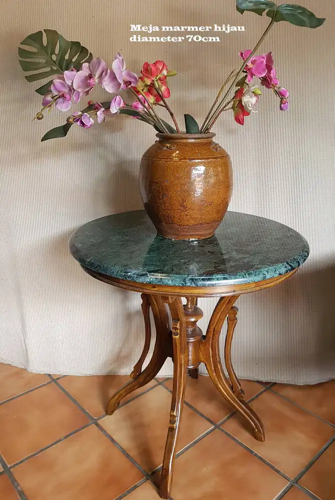 Meja marmer hijau bulat diameter 70cm