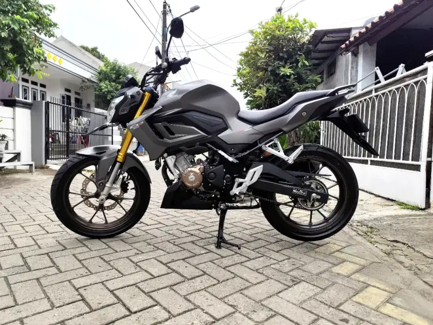 HONDA CB 150R 2022 SE KM 1,800 AN