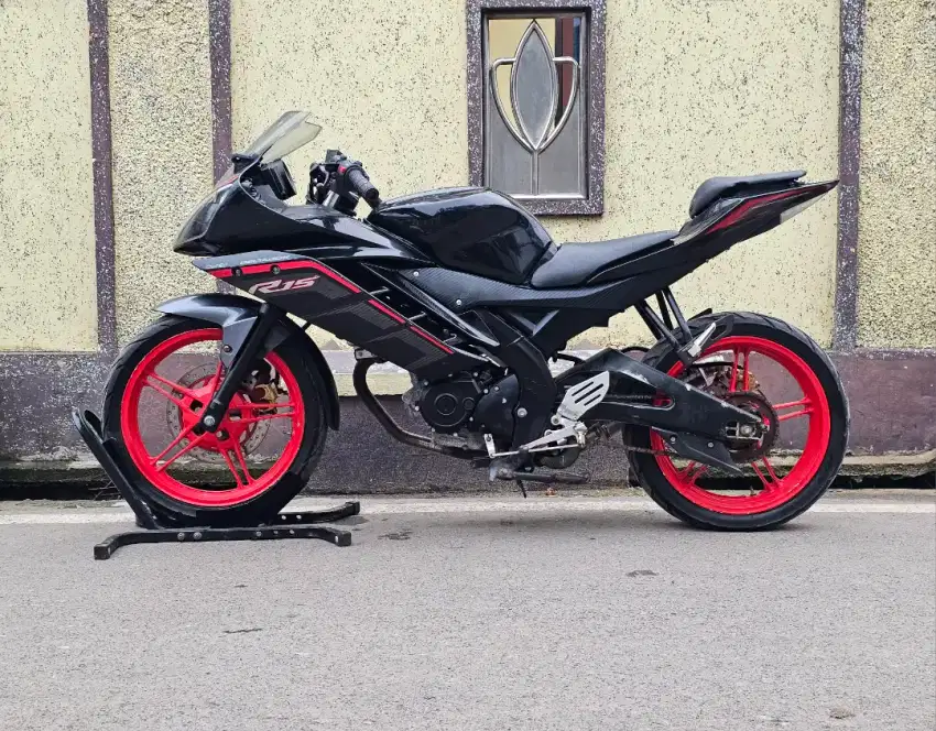 Yamaha R15 V2 2015