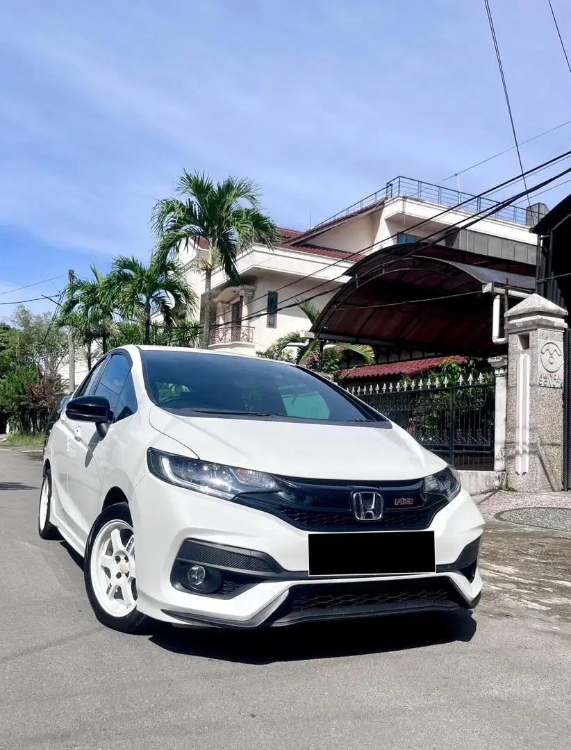 (DP 29 JUTA) Honda Jazz RS M/T 2019 Putih