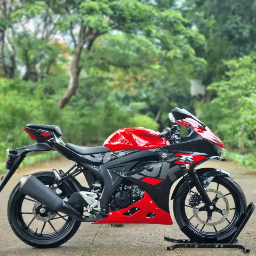 SUZUKI GSX150R MERAH 2023 KM 500 PERAK ISTIMEWA PAJAK PANJANG