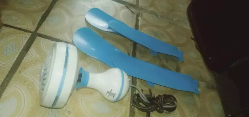 Kipas angin gantung jumbo kond normal hrg terjangkau cpt Se lg ada nih