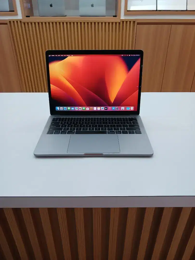 Macbook pro 2017 cto i5 16gb 256gb murmer