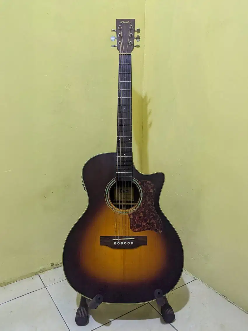 Gitar Akustik Elektrik Delta Top Solid Original + Aksesoris Fullset