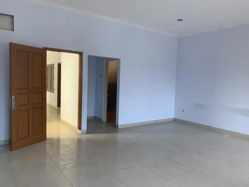 DIJUAL RUMAH 3 LANTAI DI KOMPLEK CITRA 1 EXT