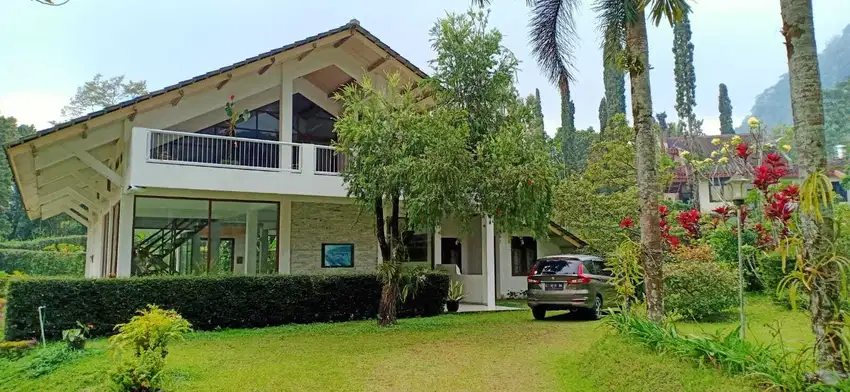 1085. Dijual Villa di Trawas, Jl Keramat Mojokerto