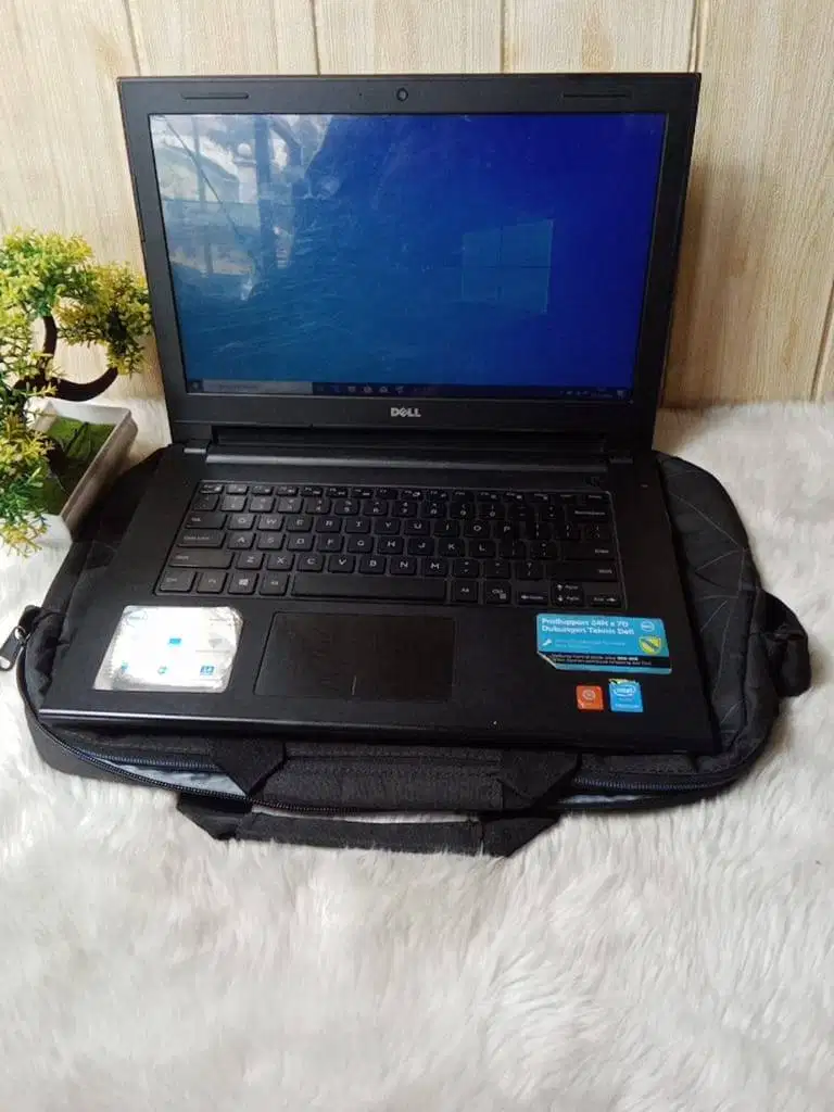 Laptop Dell Inspiron 14-3000 | Intel Pentium 3558U | RAM 4 GB SSD 512