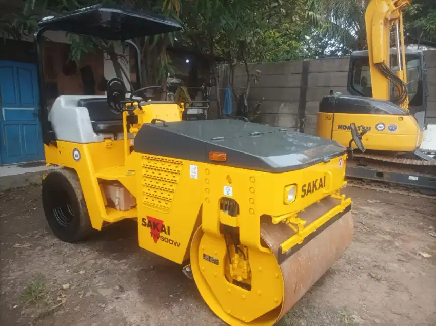 Dijual Kombinasi Roller 5 Ton Sakai TW500 Harga DP/TDP