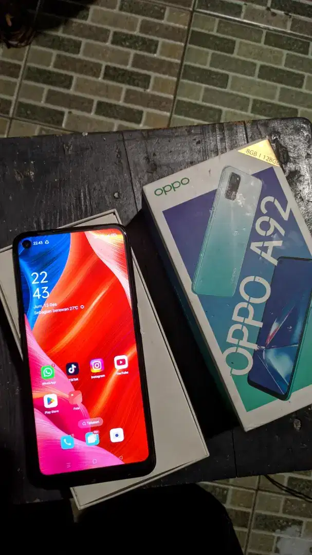 Oppo A92 8+6/128.Fullset Resmi ya bukan refurbish ada minus tpi normal