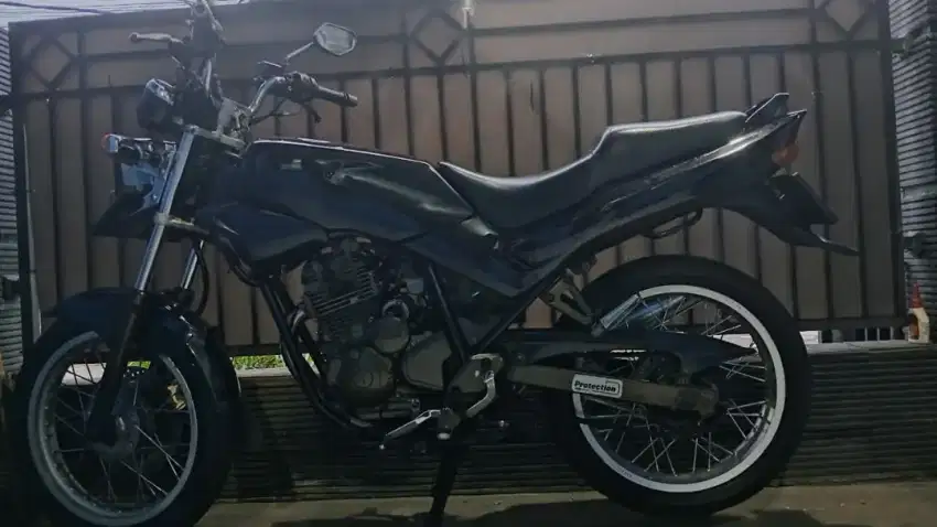 Yamaha scorpio G 2004