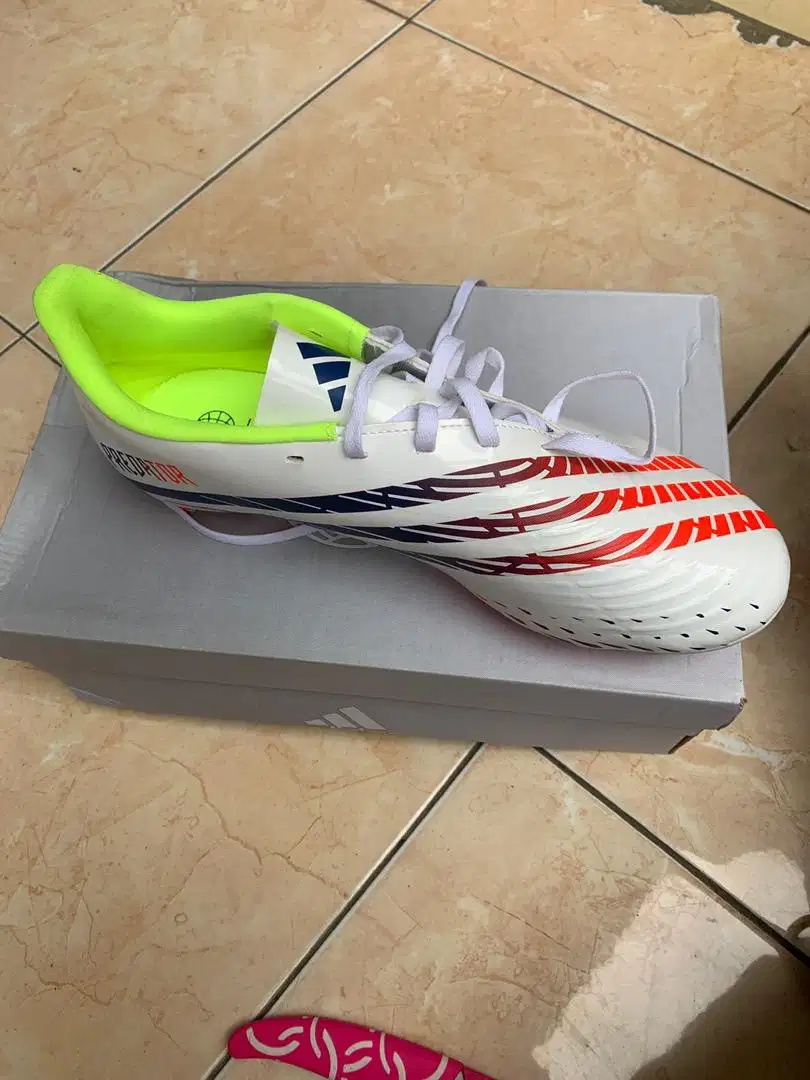 sepatu sepak bola adidas predator edge 4 FxG