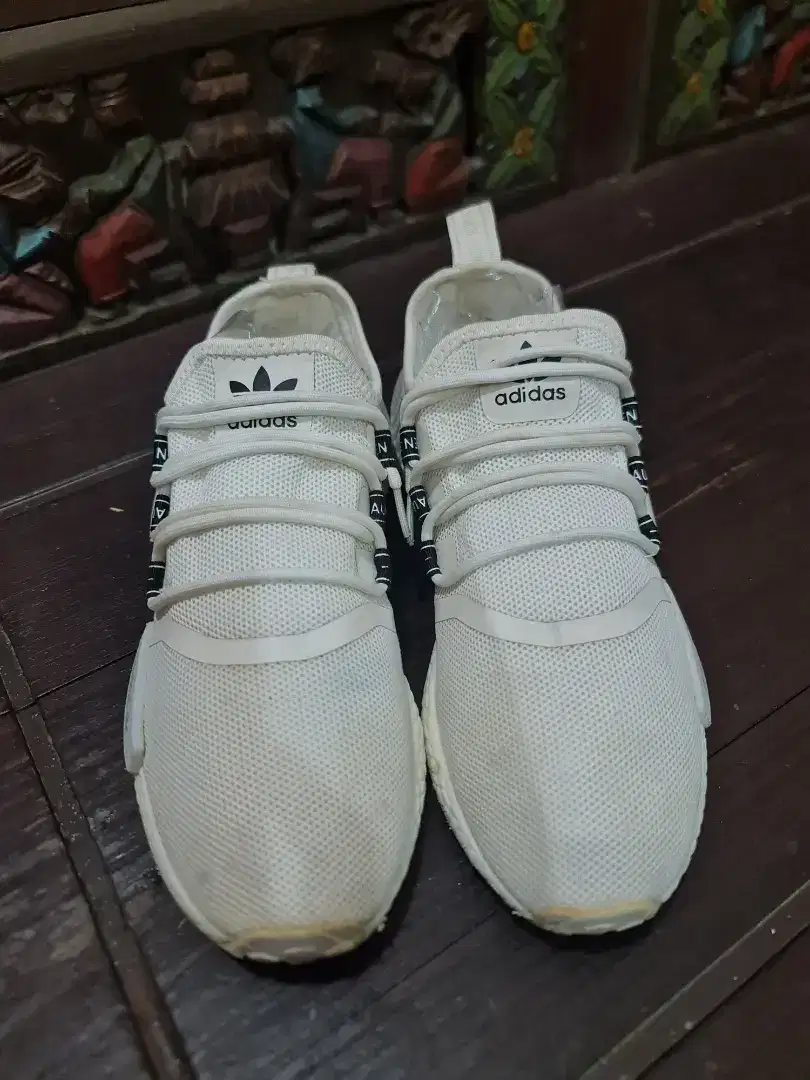 002. Sepatu Adidas Boost Cream Beige, size: 43.5, insole: 27.5