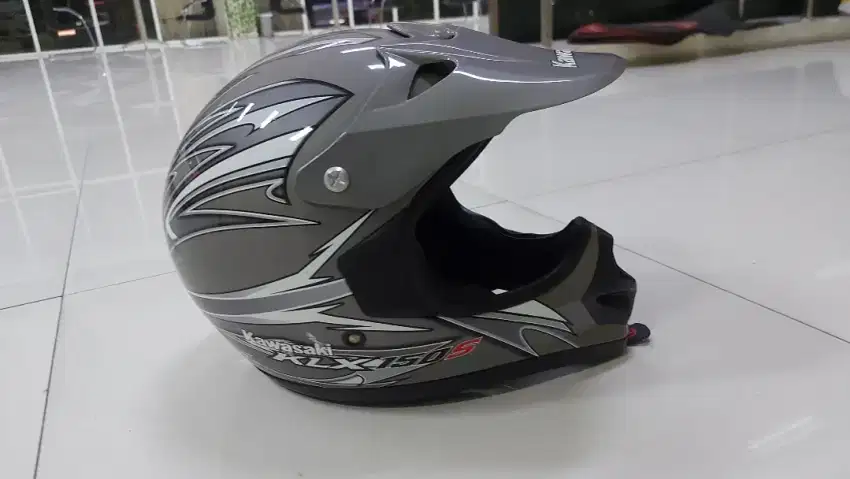 Helm kawasaki klx