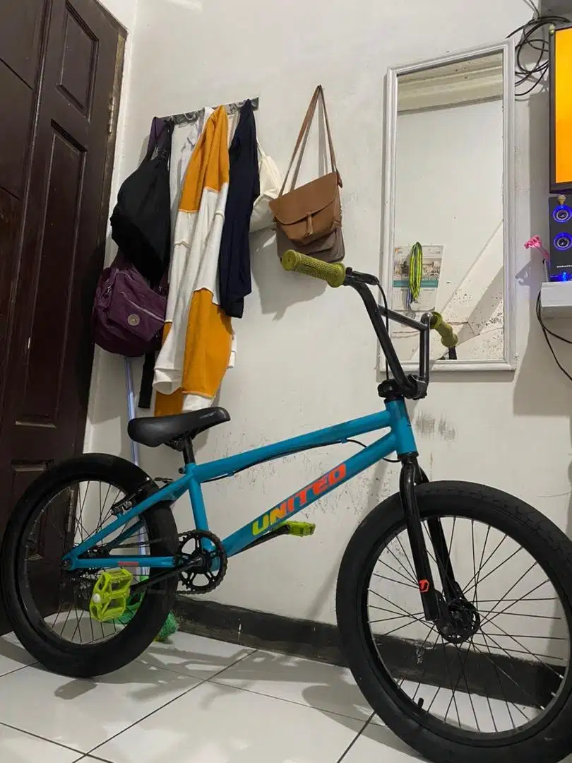 Sepeda murah BMX United