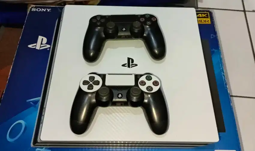 JUAL PS4 PRO 1 TB MULUSSS FULLSET 2 STICK