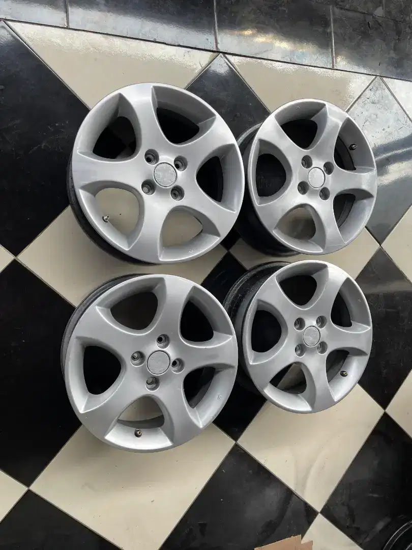 Velg racing 15 pcd 4x100 sigra calya karimun datsun