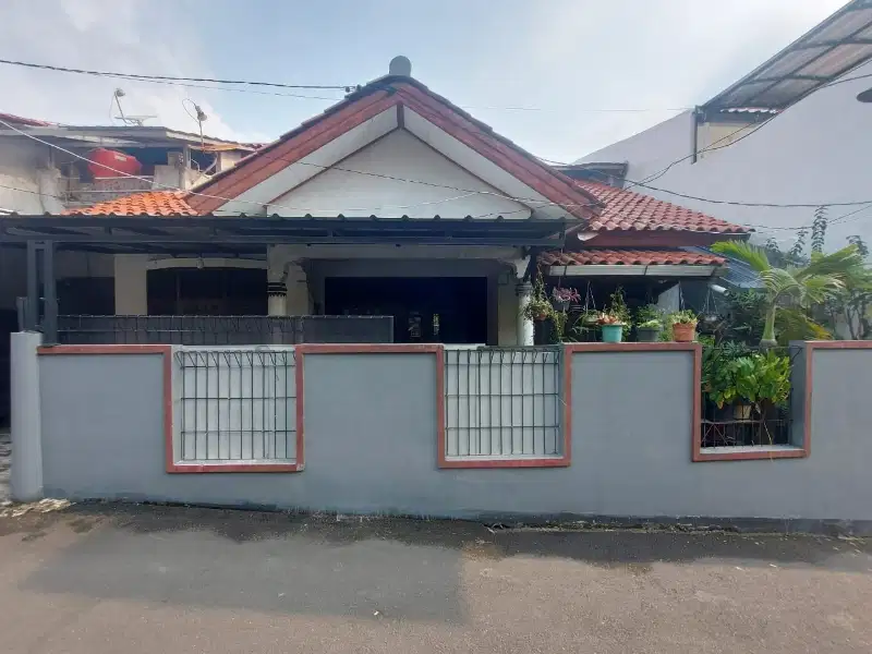 Dijual Rumah Secondary  2 Lantai di Kalisari Jakarta Timur