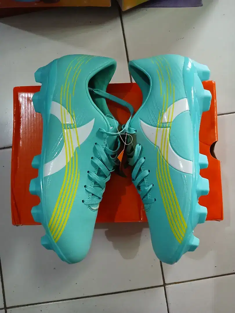 Sepatu bola Ortuseight Horizon size 39 (25.2 cm) new