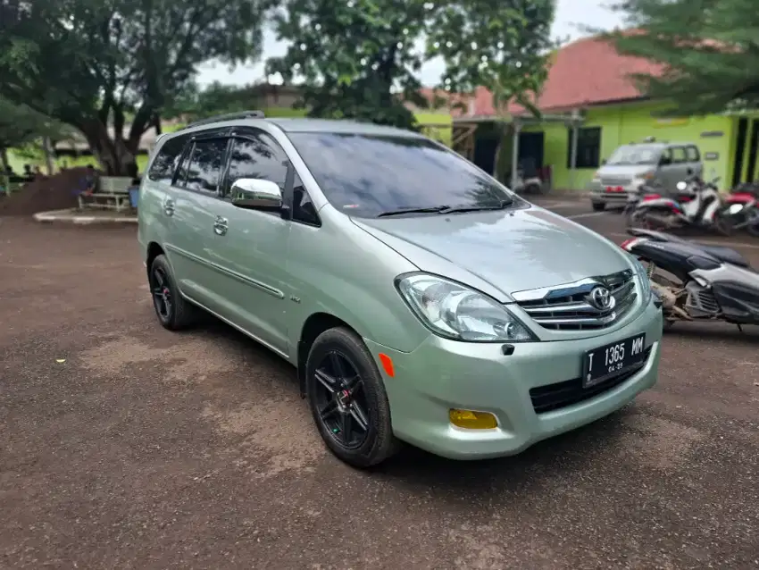 Kijang inova V M/T 2005 1 tangan dari baru