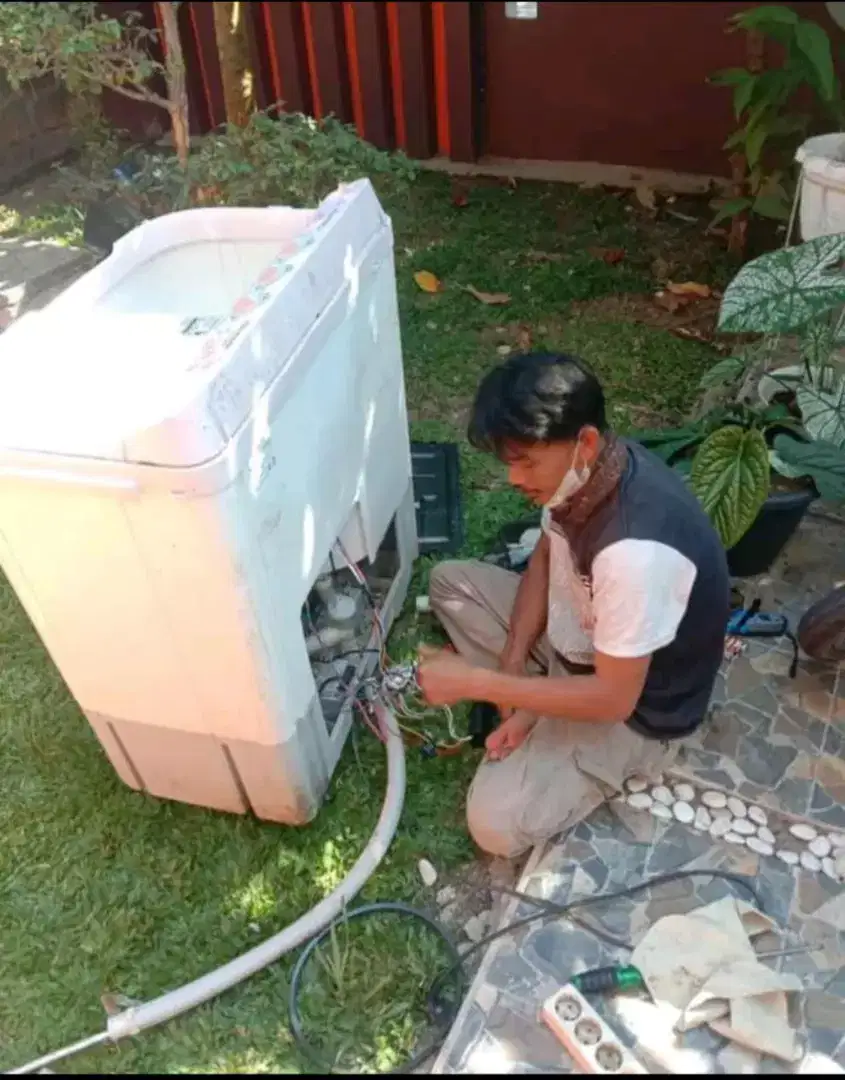 Servis mesin cuci,kulkas,pompa air,servis ac bocor,bongkar pasang ac