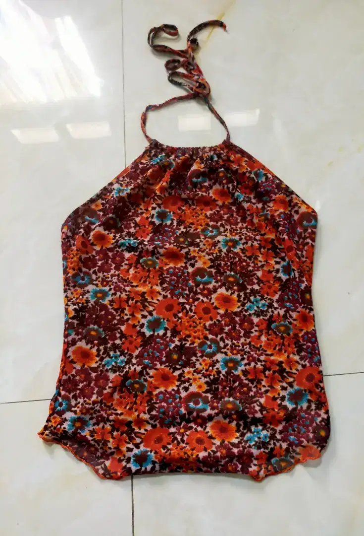 Crop Top Pantai Baju Pantai Backless Floral Motif