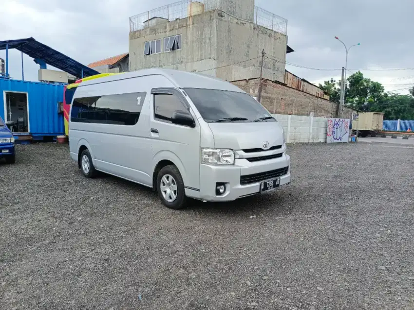 Toyota Hiace Commuter Km 33rb