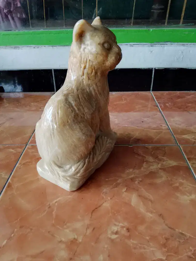 Patung batu onik kucing