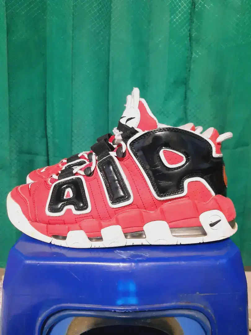 Sepatu NIKE AIR UPTEMPO